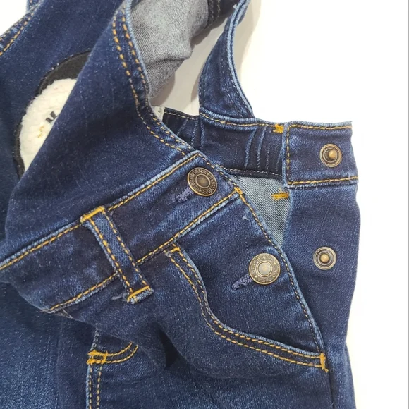GAP Toddler Denim Overalls with Fleece Penguin Patch & Adjustable Straps 4yr - Picture 8 of 16